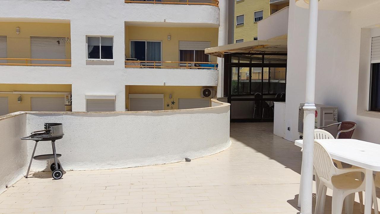 1 Torre Sol 2 - Casas & Papeis Apartment Armacao de Pera Bagian luar foto